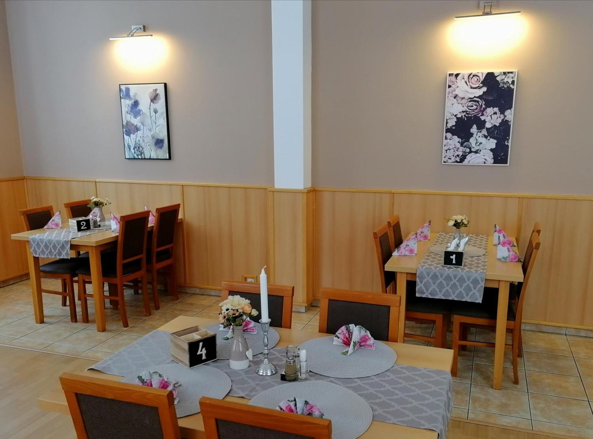 Vzdelavaci Stredisko A Hotel 瓦恩斯多夫 外观 照片